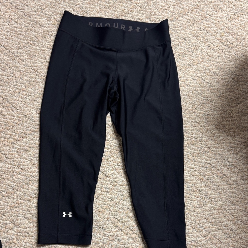 Under Armour Black Athletic Capri compression tights